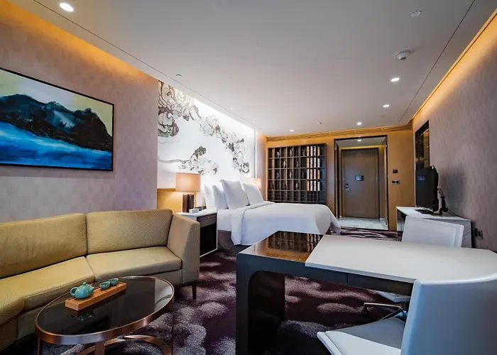 Club King Room