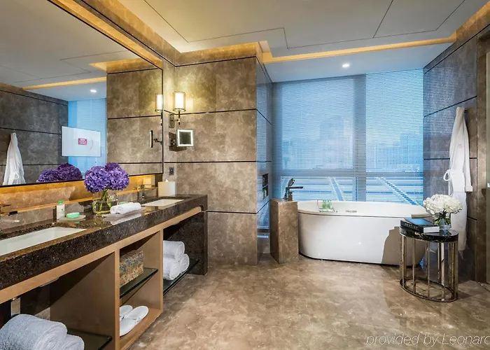 Grand King Room