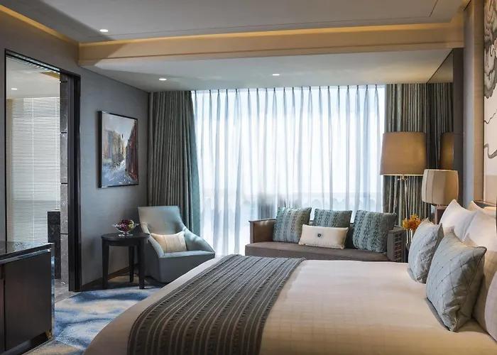 Ambassador King Suite